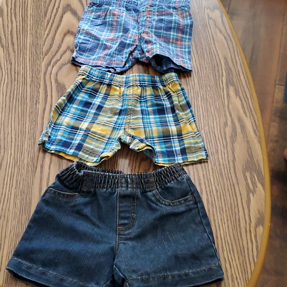 Bundle of  Carters infant shorts